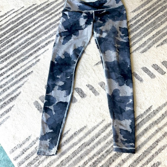 Up for sale used Lululemon tights/leggings size 8